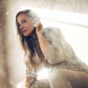 Nora Jane Struthers - Green Guitar Folk House - Live Folk Music in Kansas City