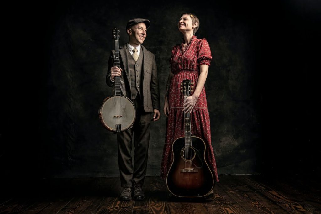 Ordinary Elephant Green Guitar Folk House - Live Folk Music in Kansas City